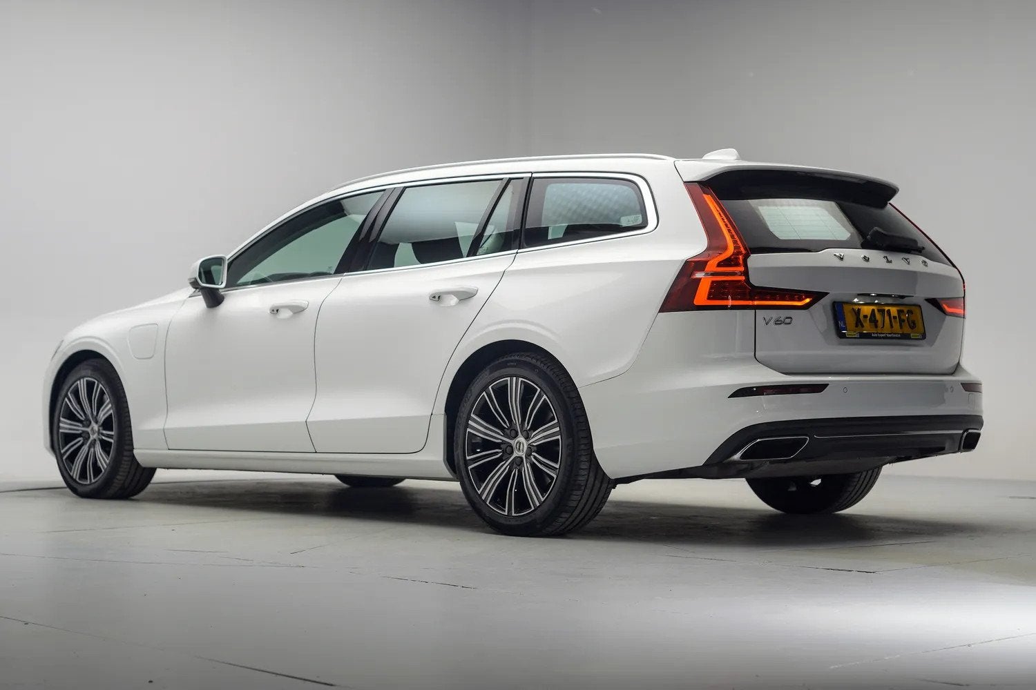 Volvo V60 2.0 T6 Techarge AWD Inscription Expression [ Trekh, Automaat, Gebruikt, 4 cilinders, Wit