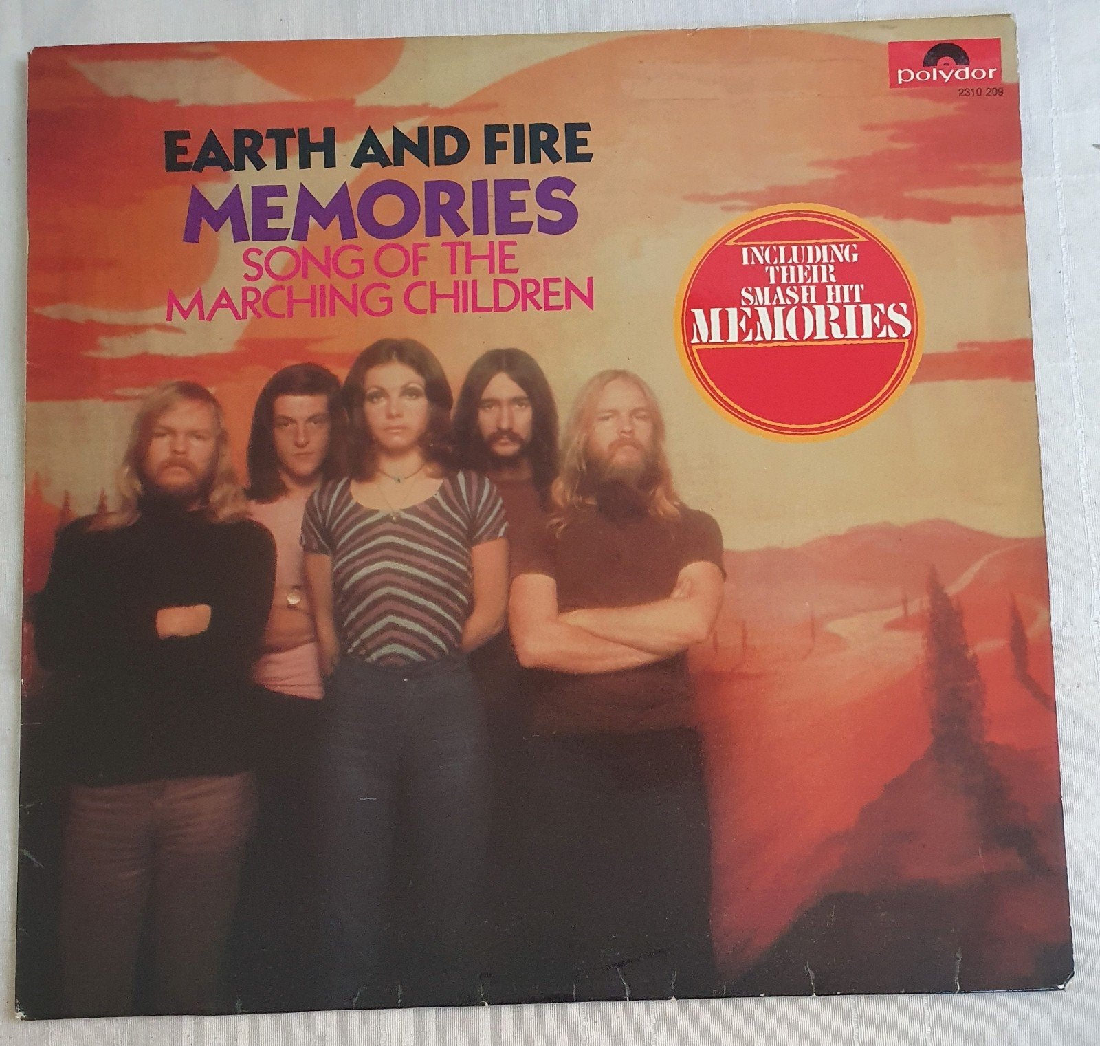 LP Earth and Fire - Memories (Song of the marching children), Verzenden, Zo goed als nieuw, 12 inch, Progressive Rock