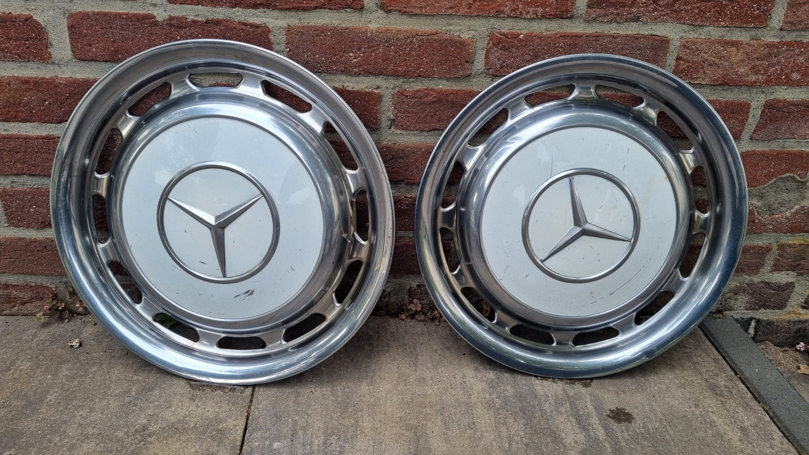 Mercedes-Benz 14-inch wieldoppen, Ophalen of Verzenden, Gebruikt
