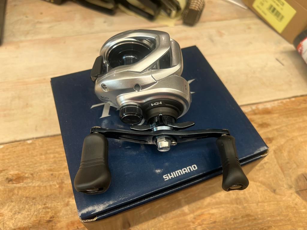 Nieuw! Shimano Tranx 300 RH baitcaster reel, Watersport en Boten, Hengelsport | Roofvissen, Ophalen, Nieuw, Molen