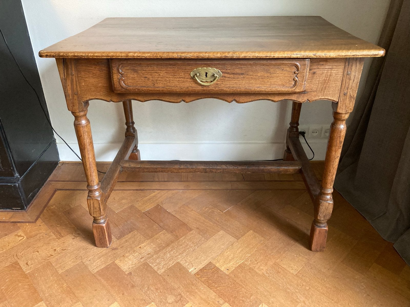 Antiek eiken bureau met lade, Ophalen