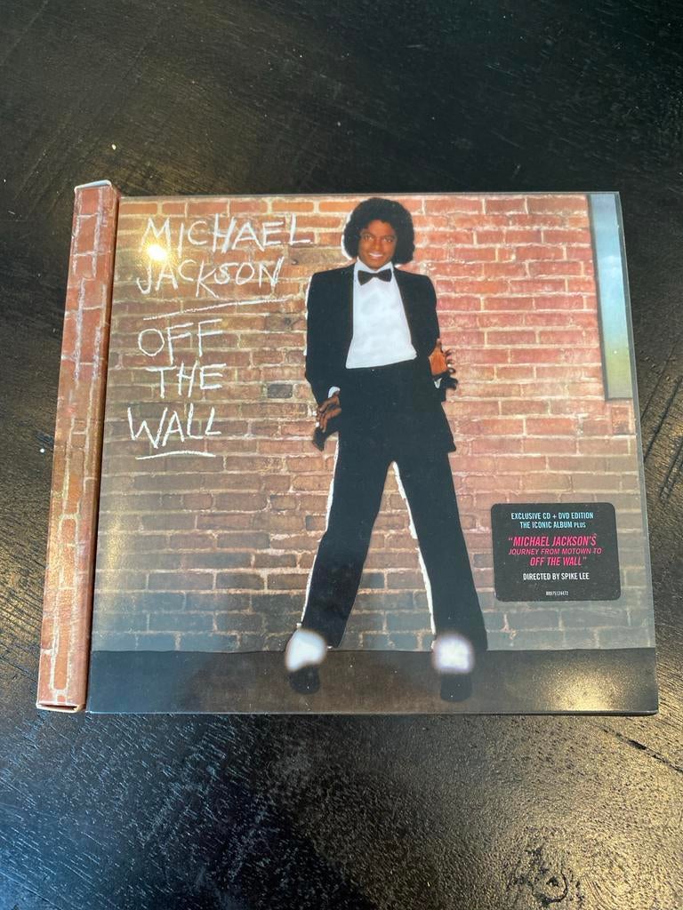 Michael Jackson - Off The Wall CD + DVD Edition, Cd's en Dvd's, Ophalen of Verzenden, 2000 - 2009, Zo goed als nieuw, Boxset