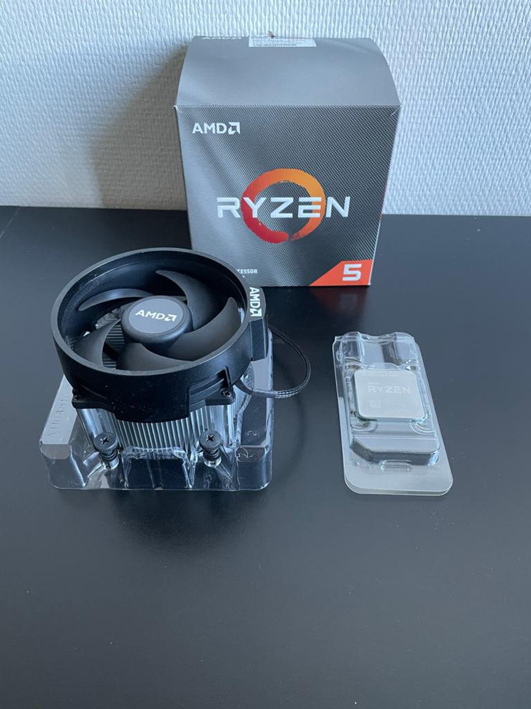 AMD Ryzen 5 1400 Processor Met Koeler, Computers en Software, Processors, Ophalen of Verzenden, Zo goed als nieuw, 4-core, 3 tot 4 Ghz