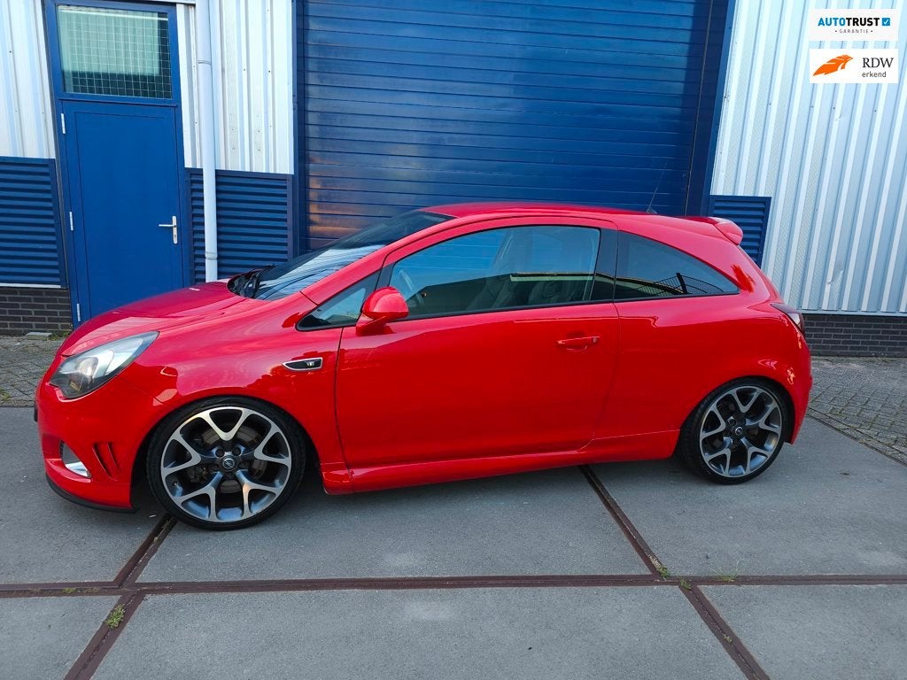 Opel Corsa 1.6-16V Turbo OPC / Recaro / Distributie is verva, Voorwielaandrijving, Euro 5, Gebruikt, Zwart