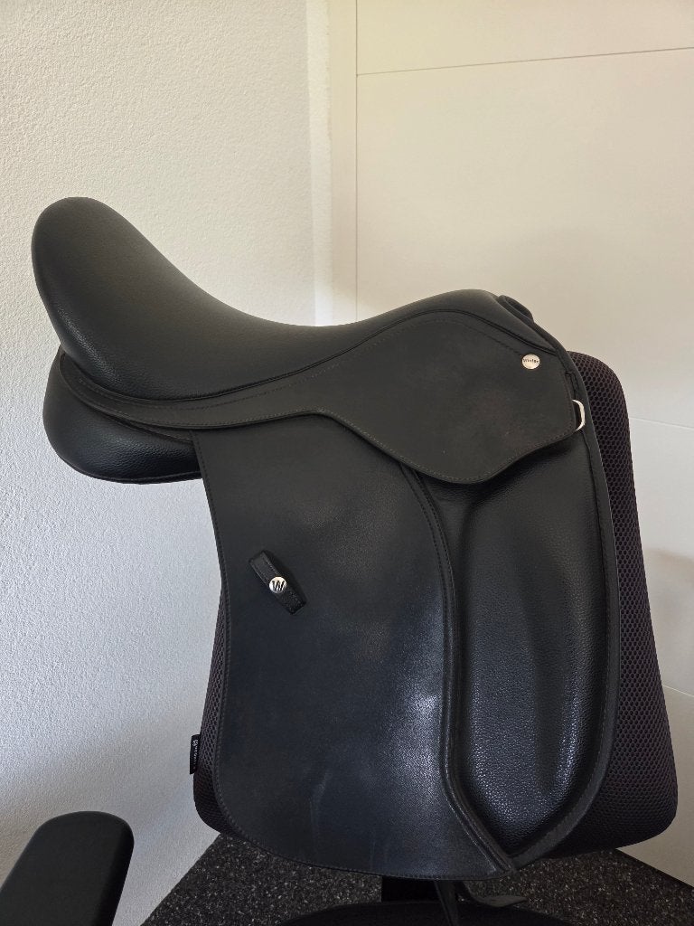Wintec 16 inch pony dressuur zadel, Dieren en Toebehoren, Paarden en Pony's | Zadels, Verstelbaar kopijzer, Wintec, Ophalen of Verzenden