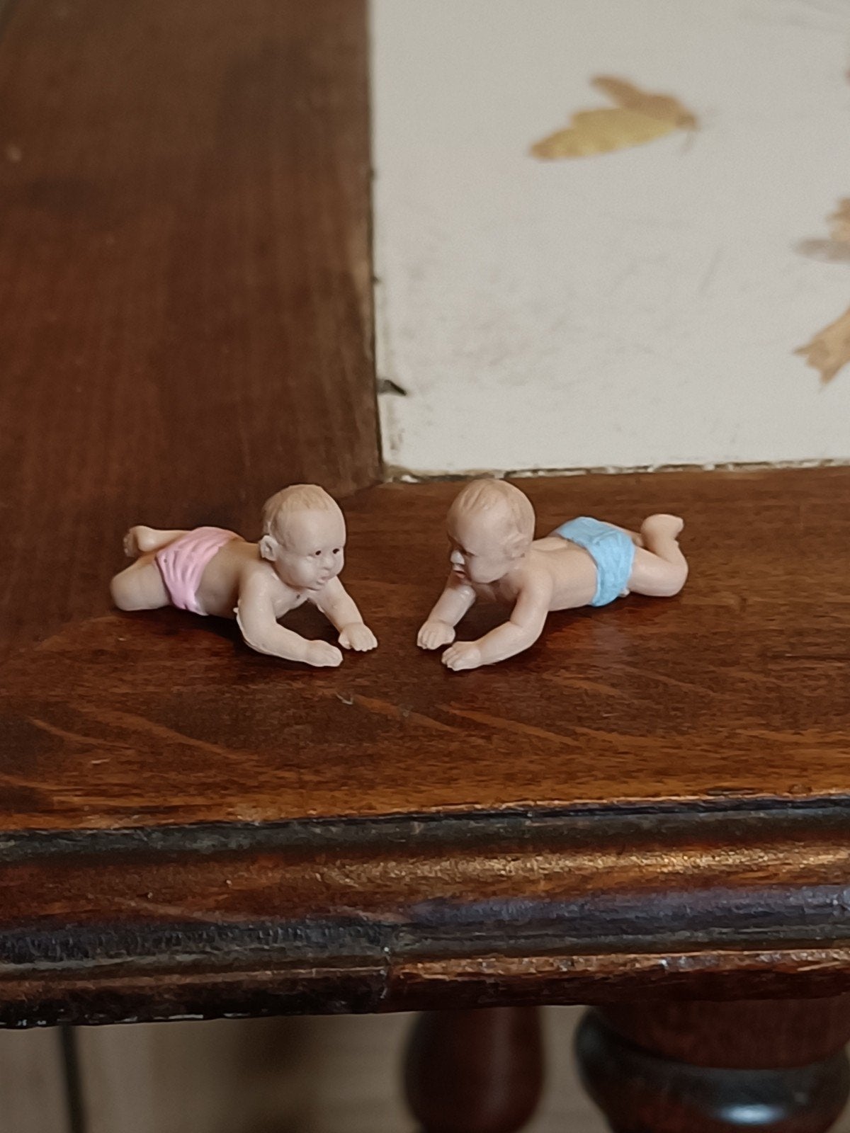 Twee schattige baby 's Poppenhuis, Ophalen of Verzenden, Zo goed als nieuw, Poppenhuis