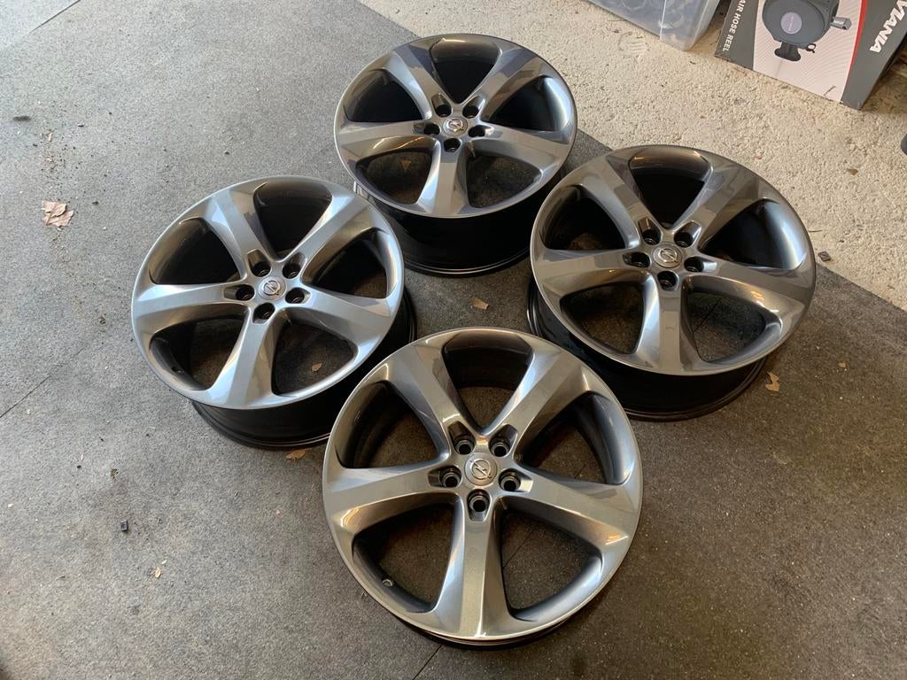 19 inch mooie orginele Opel set  ! 5x105, Auto-onderdelen, Banden en Velgen, Ophalen of Verzenden, 19 inch, Banden en Velgen