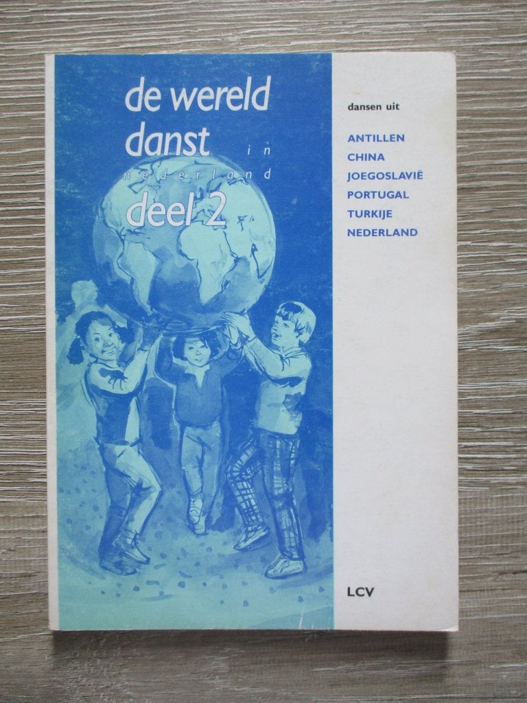 De wereld danst deel 2 - Karin Bellaart, Ophalen of Verzenden, Gelezen