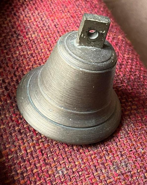 Oude Koperen/ Bronzen Bel met Klepel, Ophalen of Verzenden