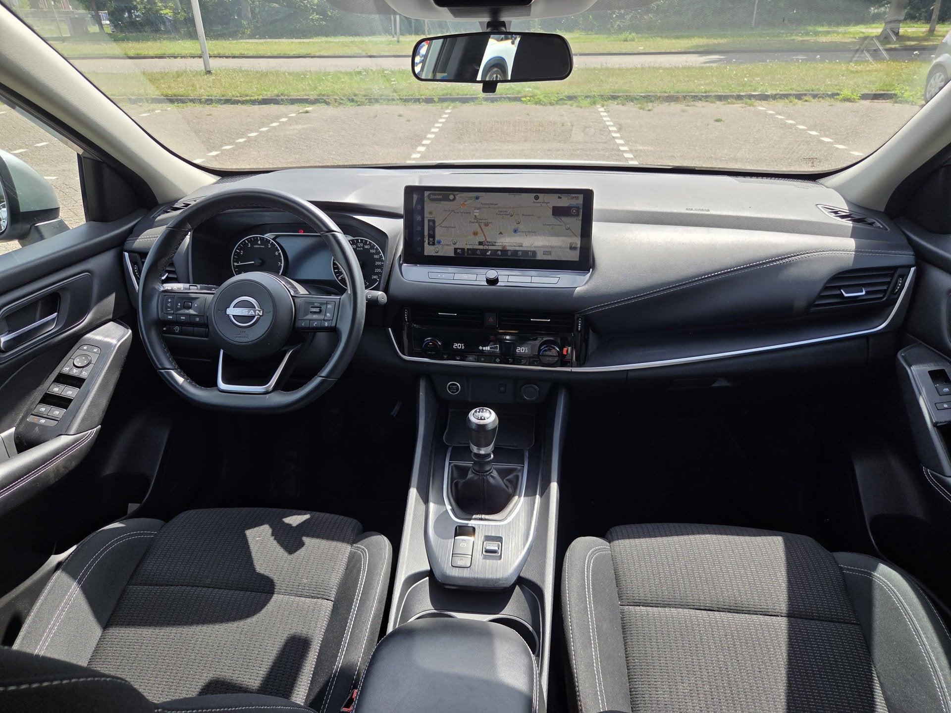 Nissan QASHQAI 1.3 MHEV 360 camera/navi (bj 2023), Auto's, Voorwielaandrijving, Stof, Gebruikt, Euro 6