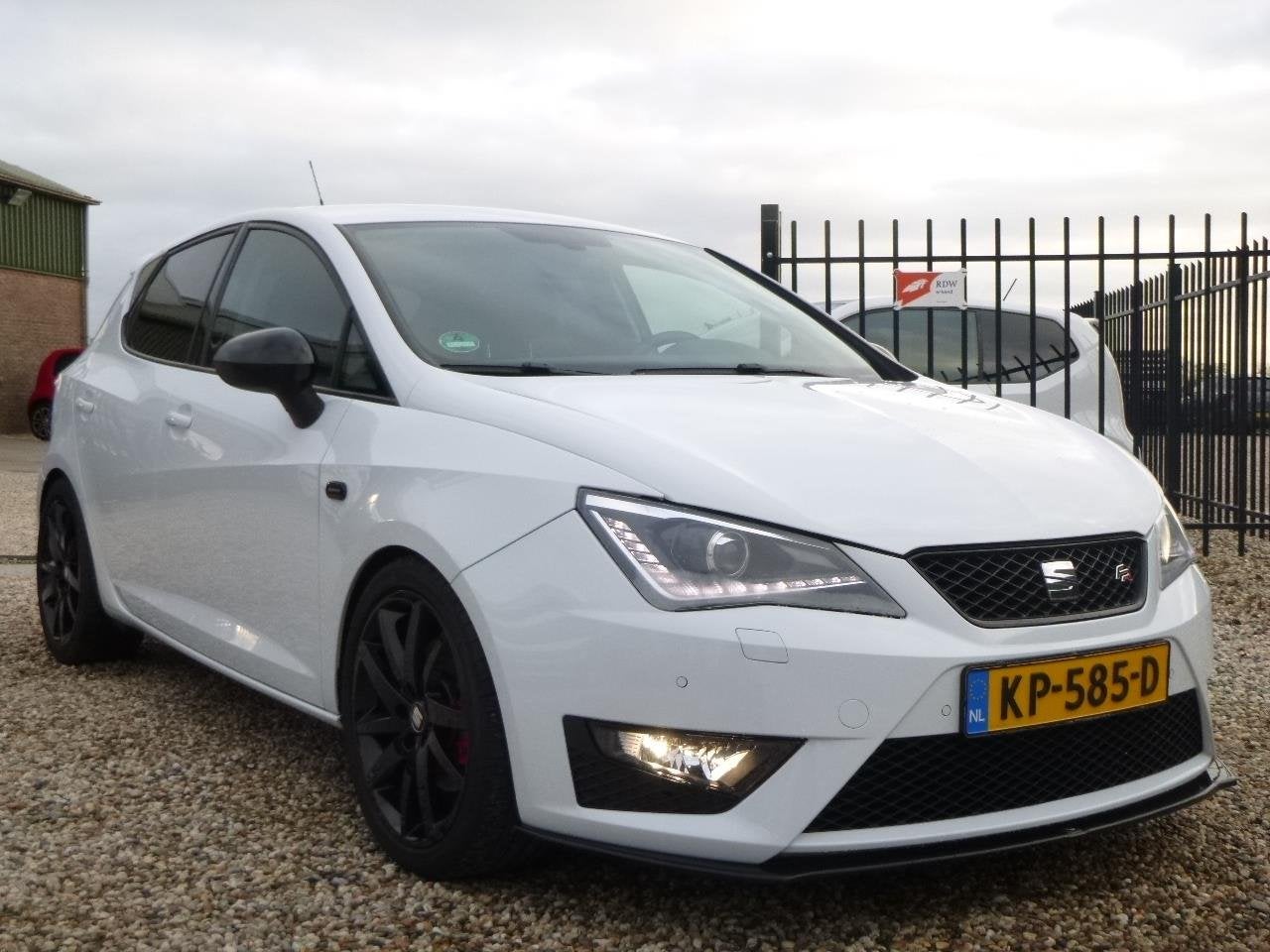 Seat Ibiza 1.0 EcoTSI FR Connect sportuitlaat schroefset, Voorwielaandrijving, Stof, Origineel Nederlands, Handgeschakeld