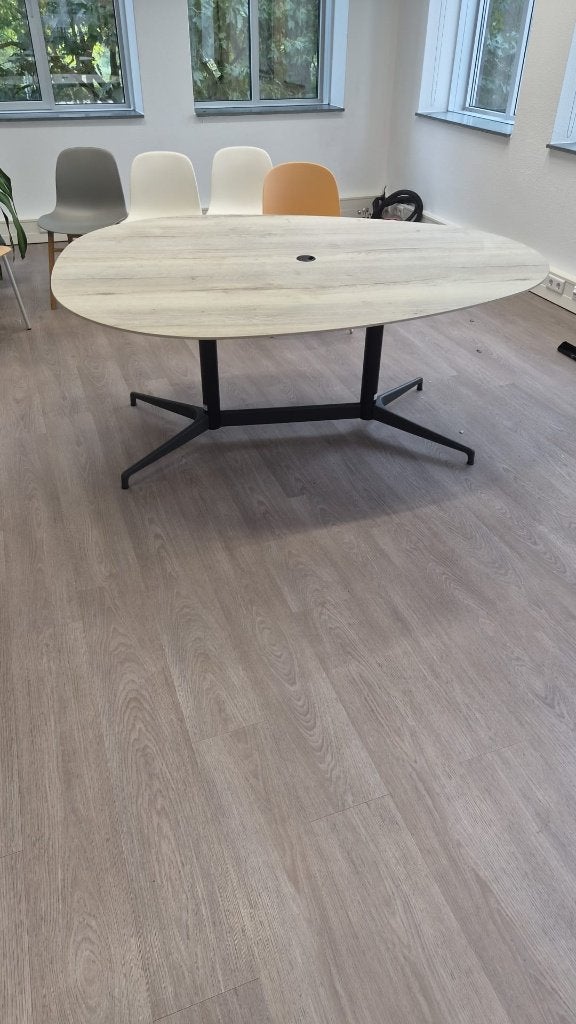 2x Herman Miller vergadertafel kantoortafel  CS27360, Ophalen, Overige typen, Gebruikt, 140 cm