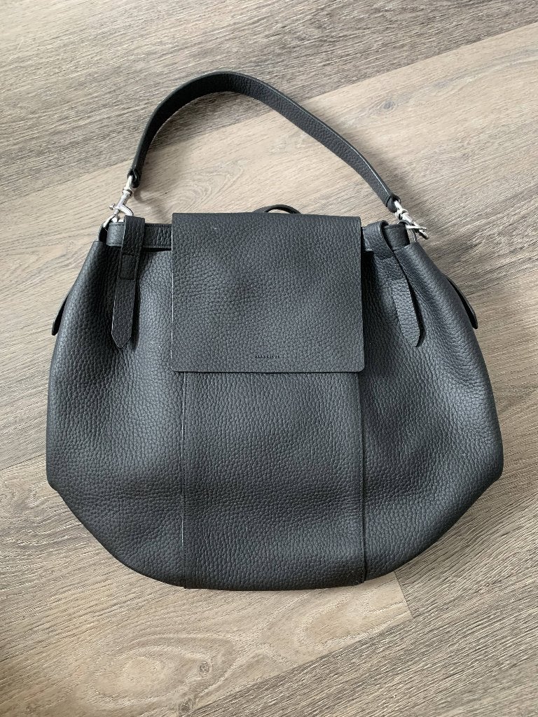 Allsaints Suzi rugtas, Sieraden, Tassen en Uiterlijk, Tassen | Damestassen, Ophalen of Verzenden, Zo goed als nieuw, Zwart, Overige typen