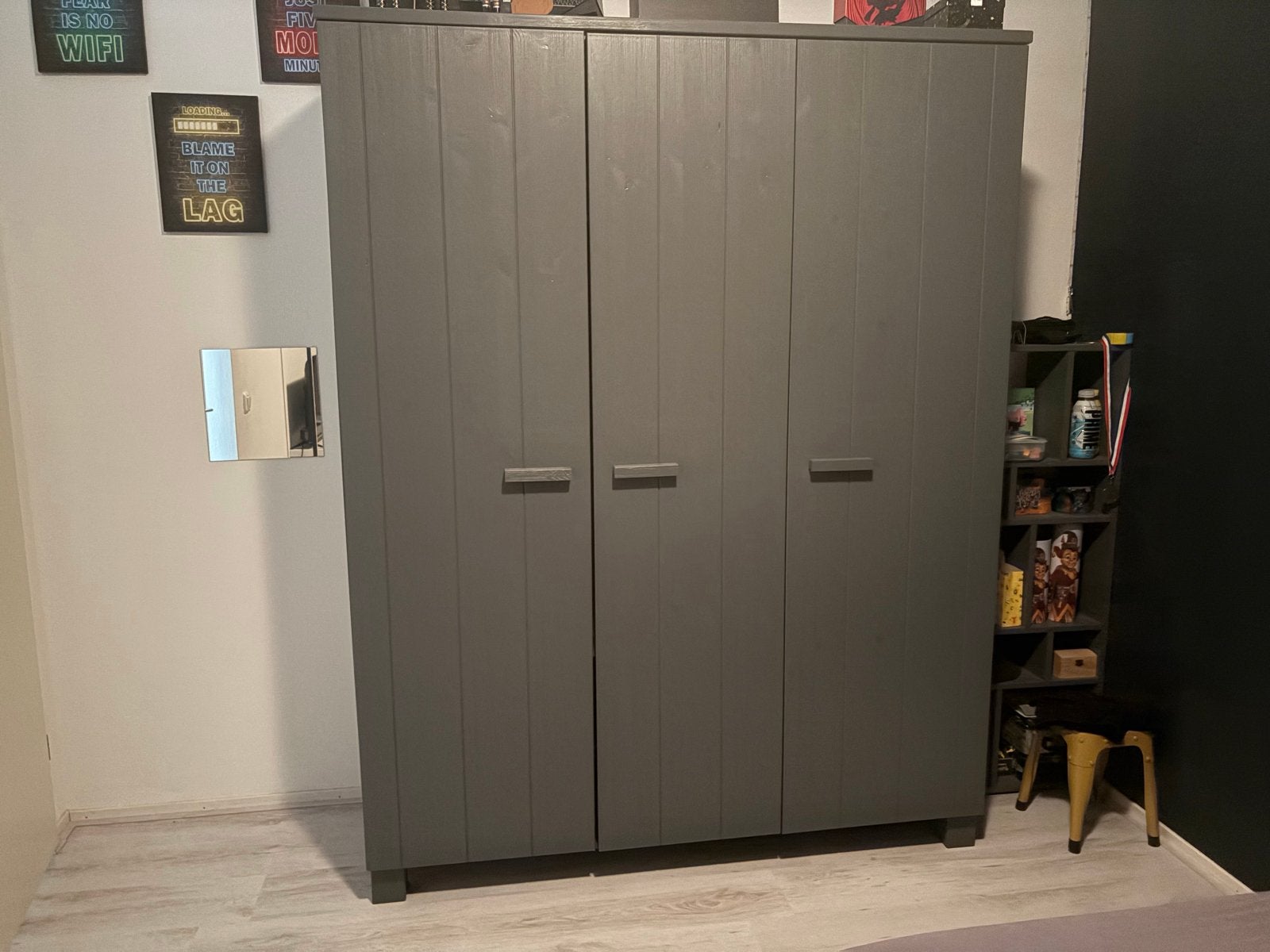 WOOOD Dennis 3-deurs kledingkast - zelf demonteren, Huis en Inrichting, Kasten | Kledingkasten, Ophalen, 200 cm of meer, 150 tot 200 cm