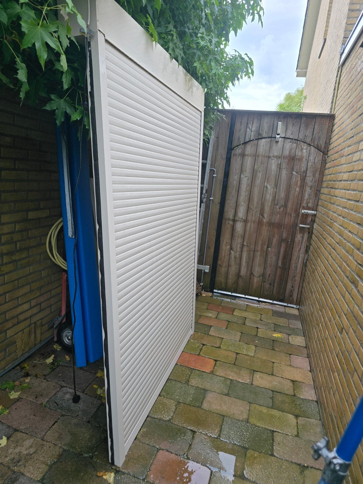 rolluik Heroal met Somfy RS100  io motor,, Doe-het-zelf en Verbouw, Rolluiken, Ophalen, Crème of Beige