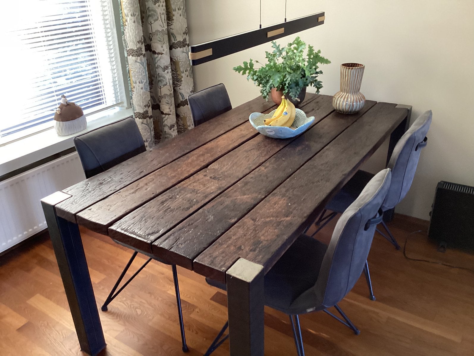 Stoere eettafel, 50 tot 100 cm, Zo goed als nieuw, 150 tot 200 cm, Vier personen