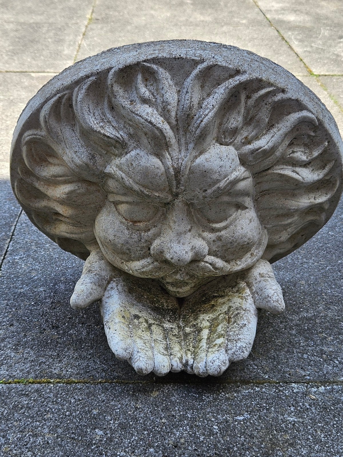 Betonnen beeld met uitgevouwen handen - 35 cm, Tuin en Terras, Tuinbeelden, Ophalen, Gebruikt
