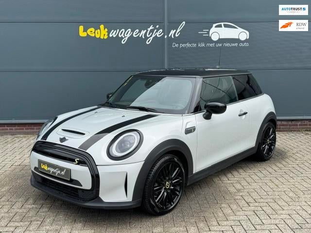Mini Mini Electric Classic *carplay *stoelv. *17" *metallic, Gebruikt, 1340 kg, 33 kWh, 4 stoelen