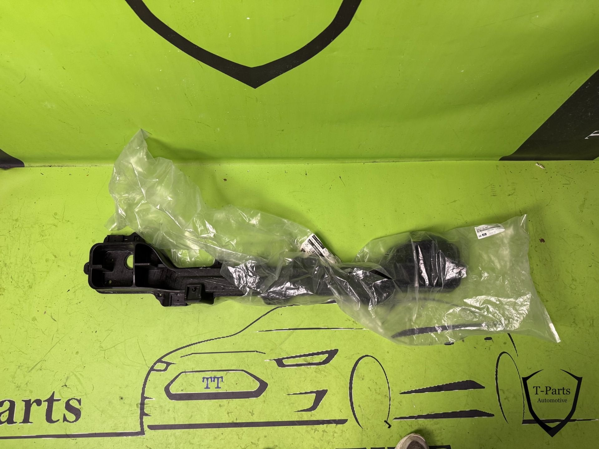 hyundai ioniq 6 achter balk achterbumper 86631KL100 86631K00, Heolleung-ro 12
06797  Seoul, Nieuw, Ophalen of Verzenden, Info@hyundai.com
