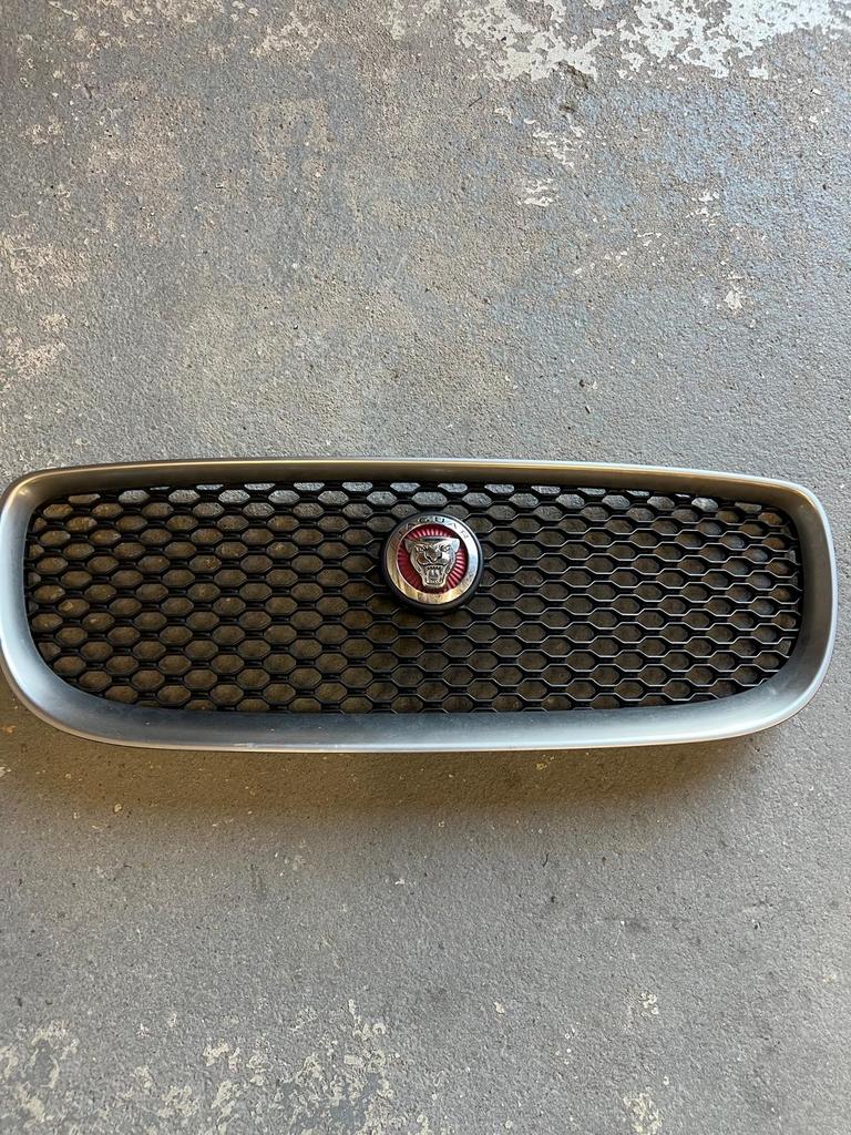 Jaguar XE gril, Voor, Nieuw, Ophalen of Verzenden, Jaguar