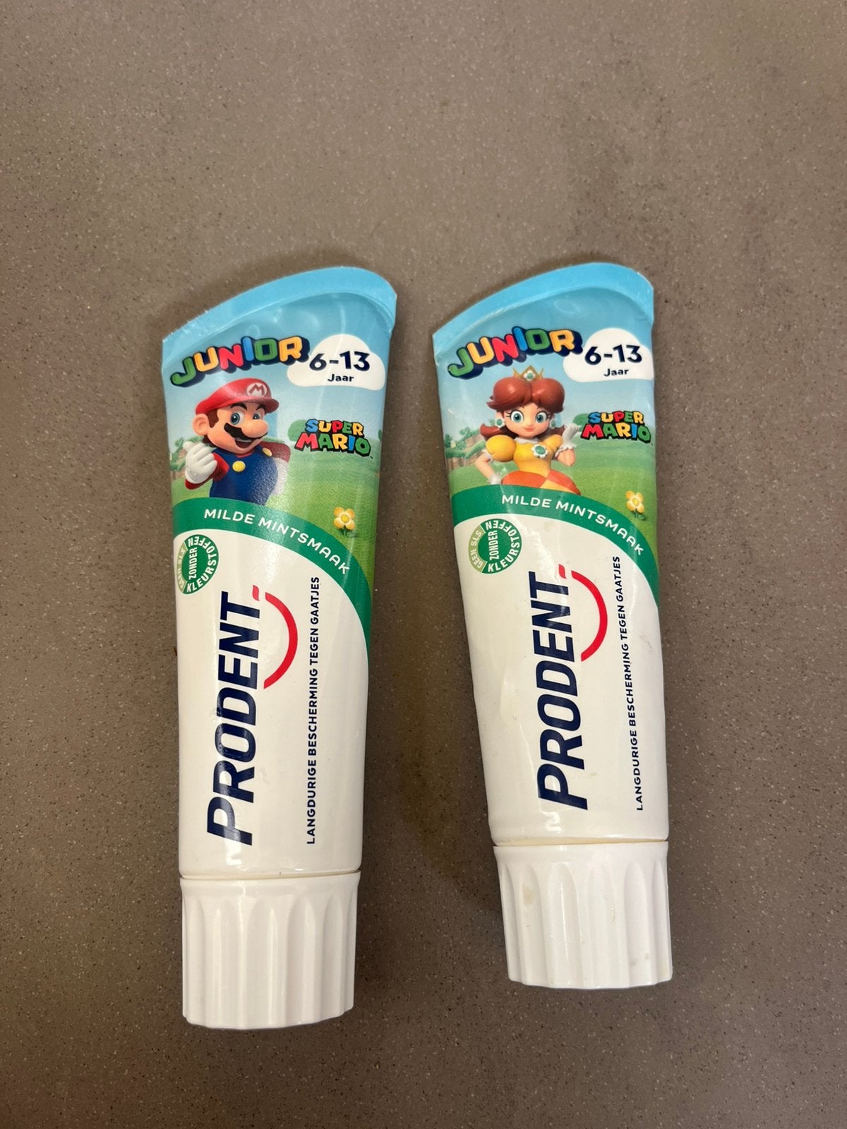 Twee tubes tandpasta 6-13 jaar, Ophalen, Zo goed als nieuw, Tandpasta