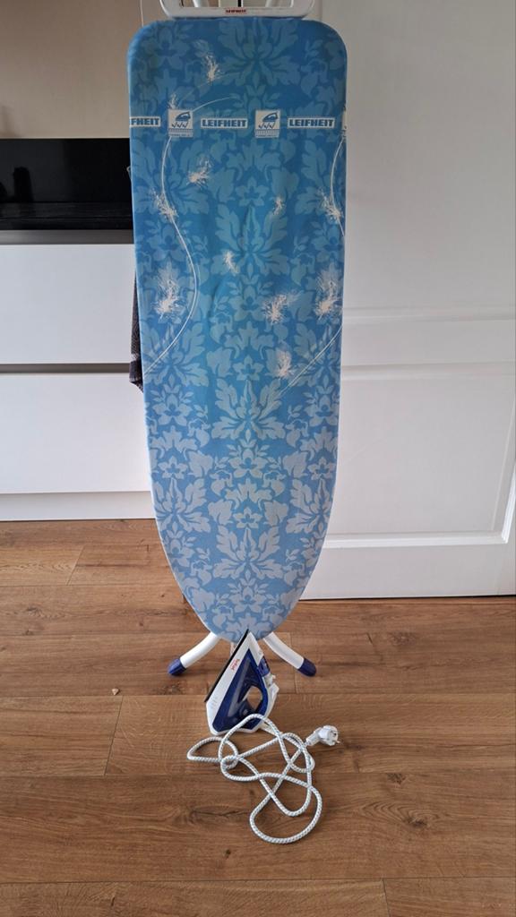 Strijkplank met Tefal strijkijzer, Witgoed en Apparatuur, Strijkijzers en Strijkplanken, Ophalen
