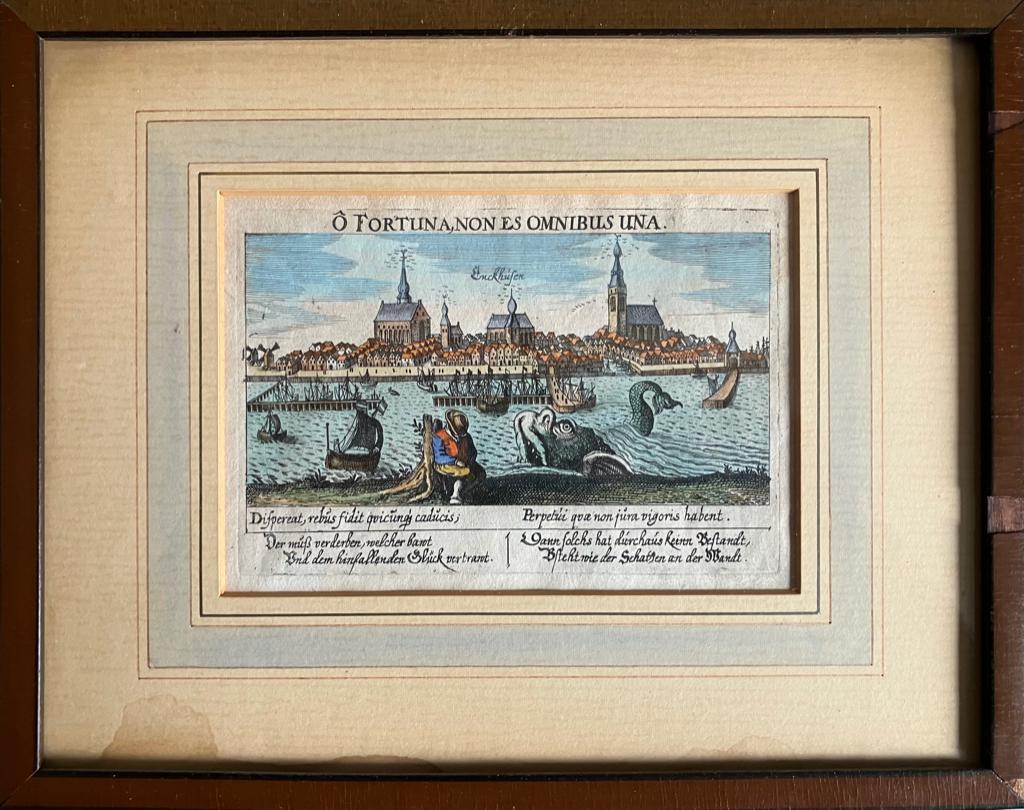 antieke prent van Enkhuizen c. 1630, Antiek en Kunst, 10 cm, Stadsgezicht, Met tekst, Gravure