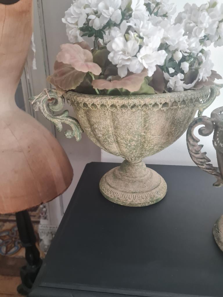 Nieuwe metalen bloempotten antiek look p/st 24.95, 25 tot 40 cm, Heikant 21 Kaatsheuvel, Belle Vieille Brocante, Nieuw