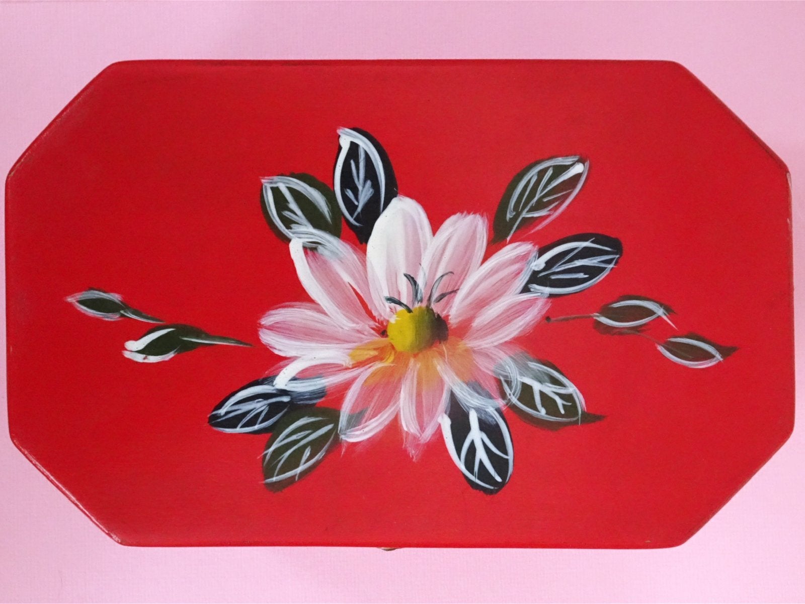 Vintage kist kistje rood bloem design bloemen hout gekleurd, Ophalen, Minder dan 50 cm, Gebruikt, Minder dan 50 cm