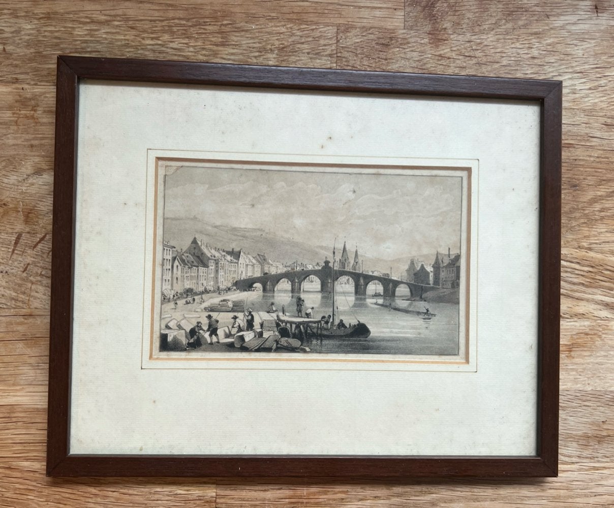 Antieke Ets 22 x 27 van Stadsgezicht met Brug en Rivier, Ingelijst, 1800 - 1899, Ets, Stadsgezicht