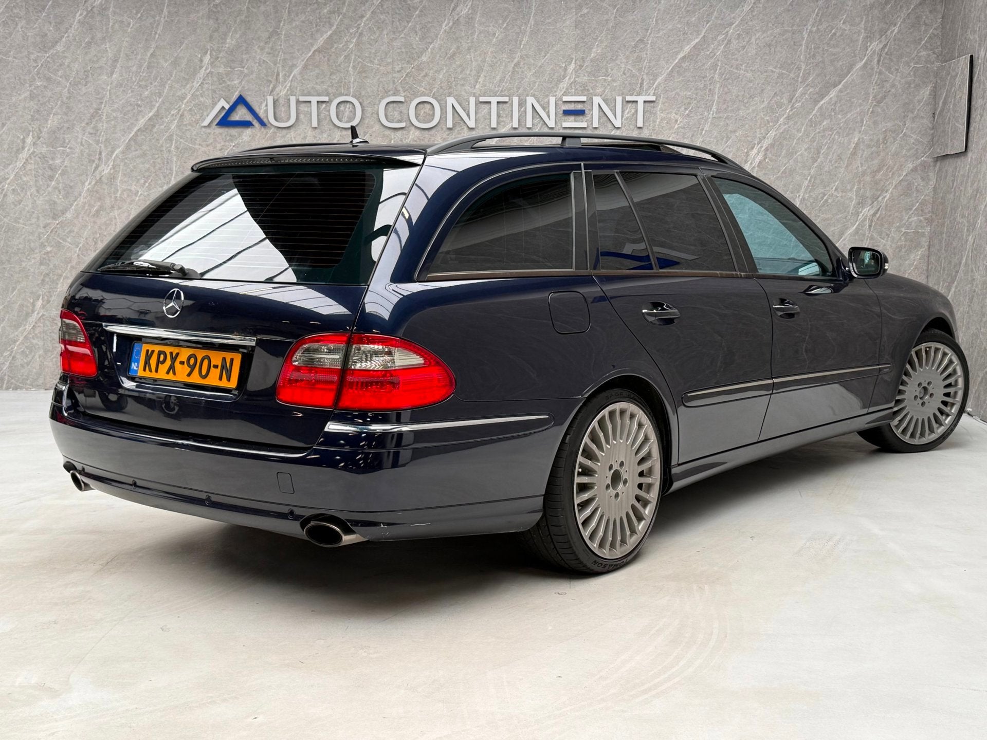 Mercedes-Benz E-klasse Estate 350 CGI 293 PK / Youngtimer /, Auto's, Mercedes-Benz, Automaat, Achterwielaandrijving, Gebruikt