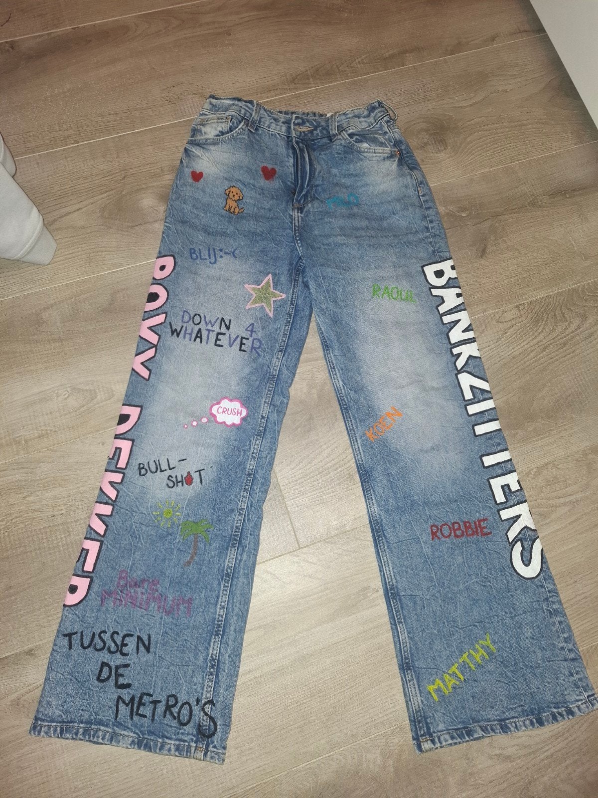 Roxy Dekker - Bankzitters broek, Kleding | Dames, Spijkerbroeken en Jeans, Ophalen of Verzenden, Zo goed als nieuw, Blauw, W30 - W32 (confectie 38/40)