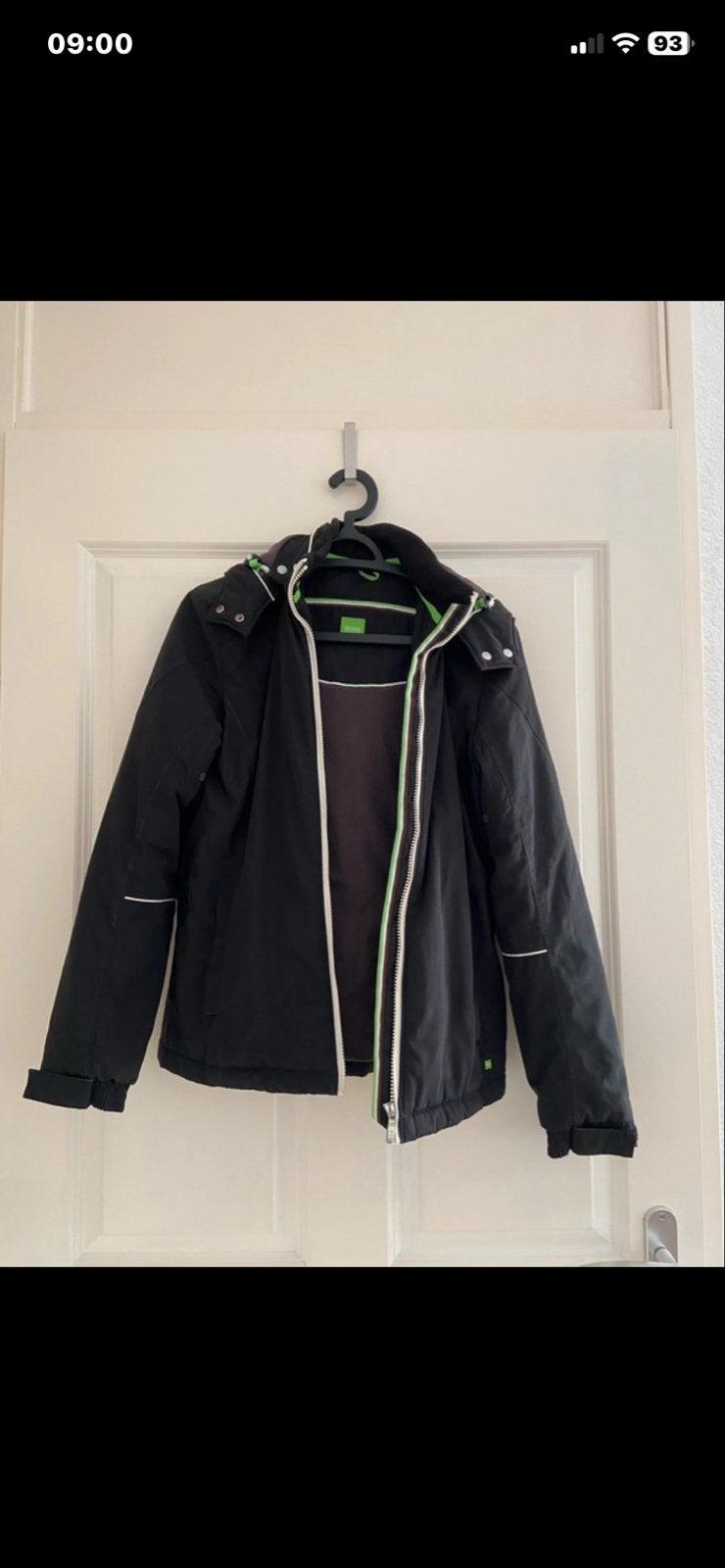 Zwarte Hugo Boss jas met groene accenten, Ophalen of Verzenden, Zo goed als nieuw, Maat 38/40 (M), Zwart