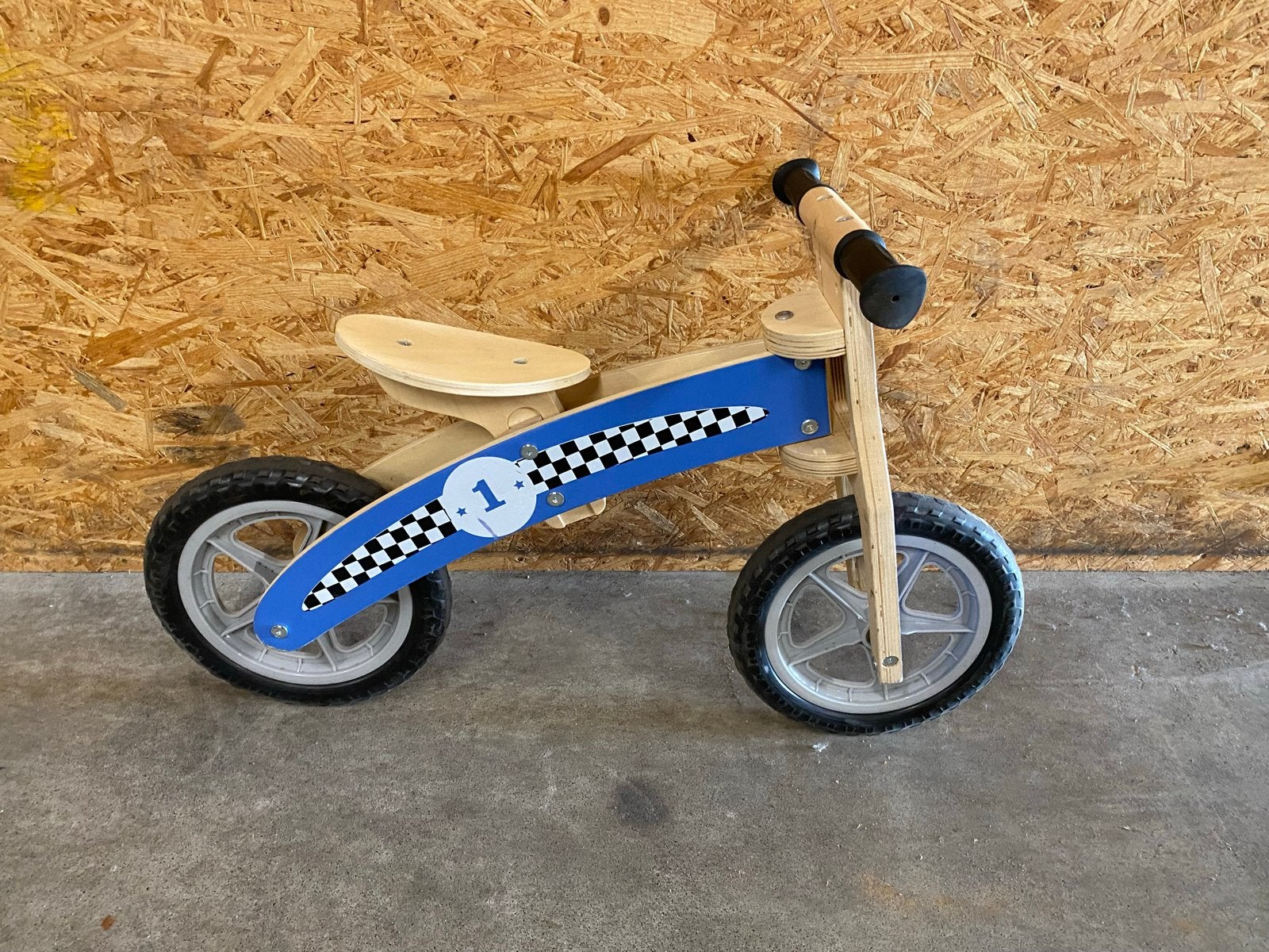 Houten loopfiets blauw met racenummer 1, Ophalen of Verzenden, Gebruikt, Minder dan 16 inch