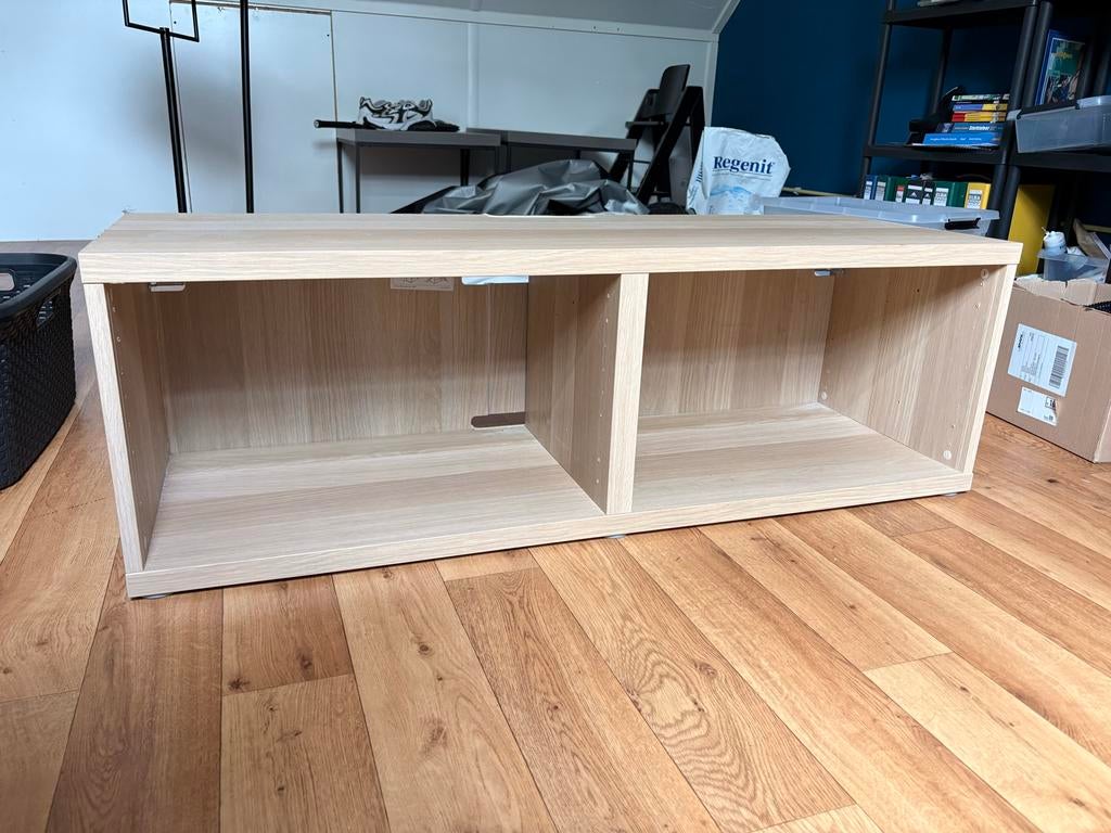 Lichtbruin houten besta ikea tvkast met 2 vakken, Huis en Inrichting, Kasten | Televisiemeubels, Ophalen, Zo goed als nieuw, 25 tot 50 cm