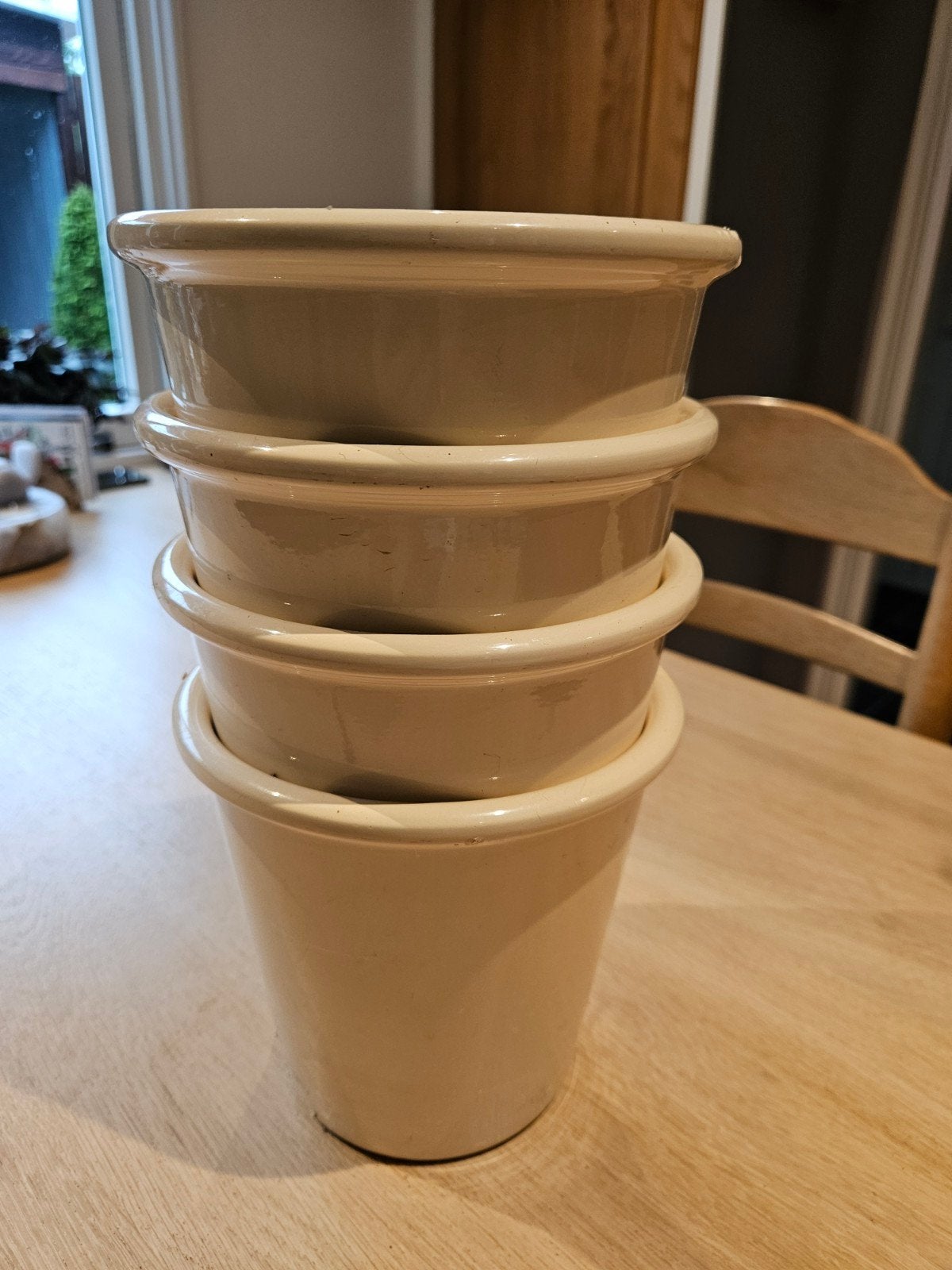 Te koop 3 bloempotten  creme., Tuin en Terras, Rond, Ophalen of Verzenden, Aardewerk, Minder dan 40 cm