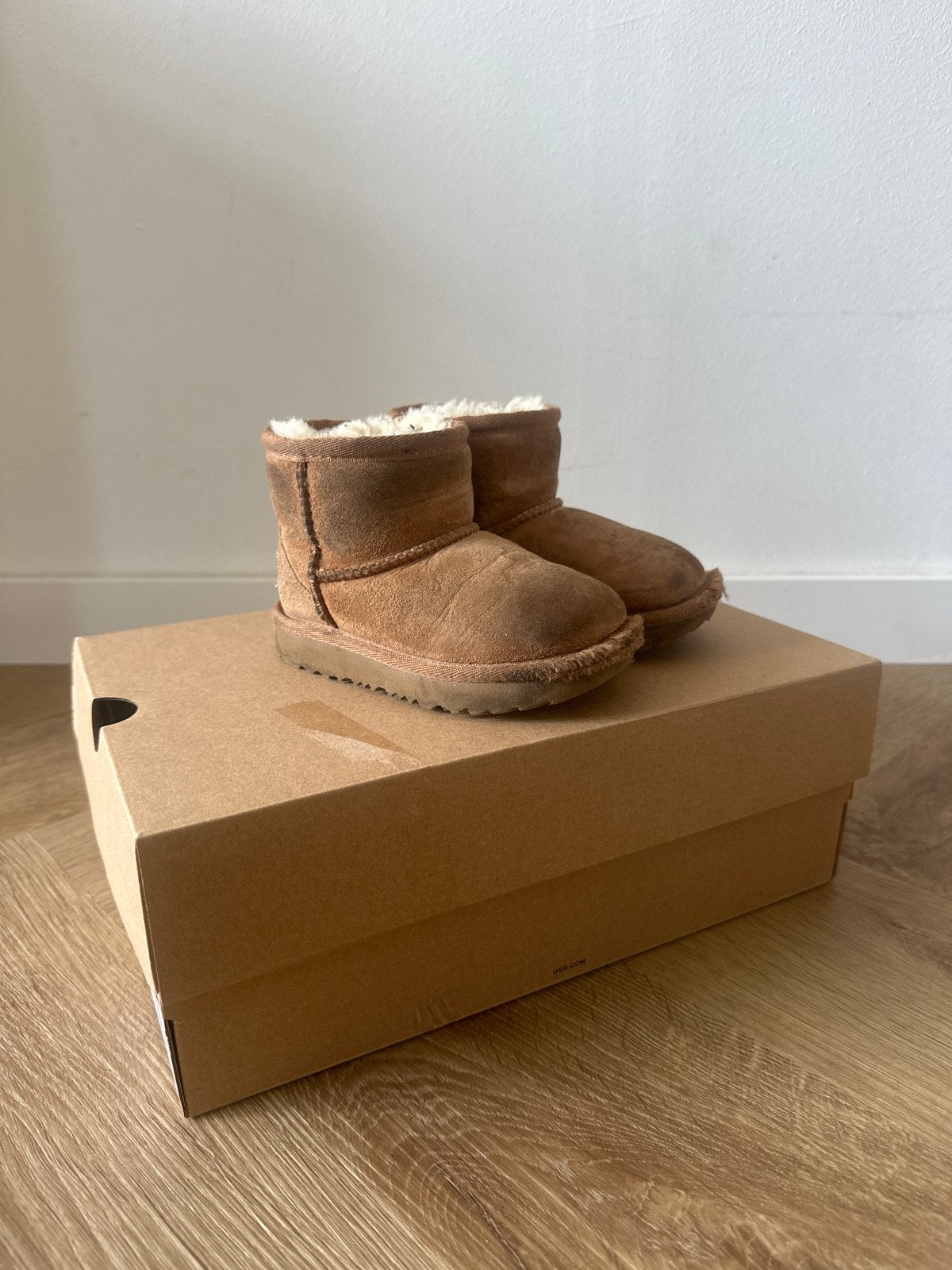 Uggs baby laarsjes chestnut - Maat 23,5, Ophalen, Gebruikt, Jongetje of Meisje, Laarsjes