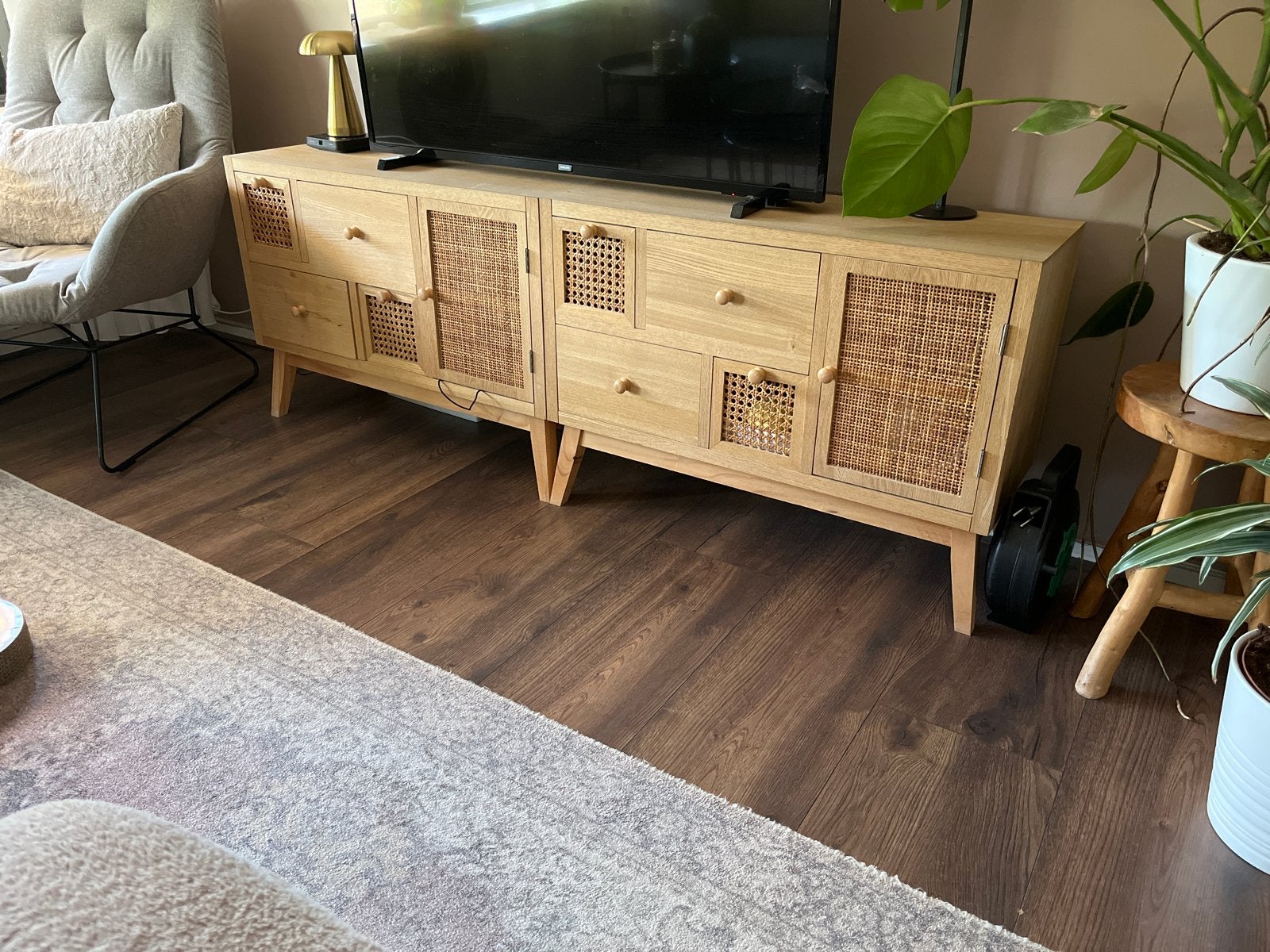 Stijlvol TV-meubel van 2 kastjes met rotan details, Huis en Inrichting, Ophalen, Gebruikt, 150 tot 200 cm, Minder dan 100 cm