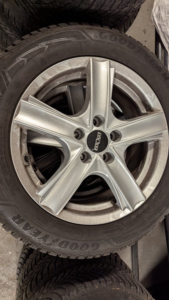 Sets winterbanden (Ford Focus/Mondeo, Opel Corsa, Volvo V40), Ophalen, Gebruikt, 16 inch, Banden en Velgen