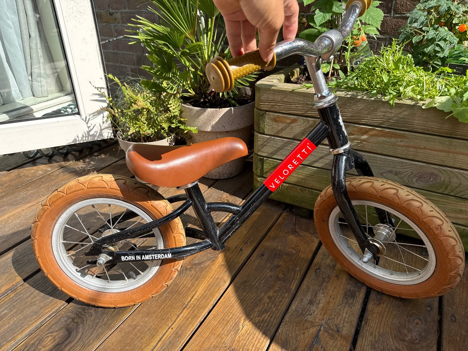 Veloretti loopfiets, zwart met bruin zadel, Fietsen en Brommers, Ophalen, Gebruikt, Minder dan 16 inch