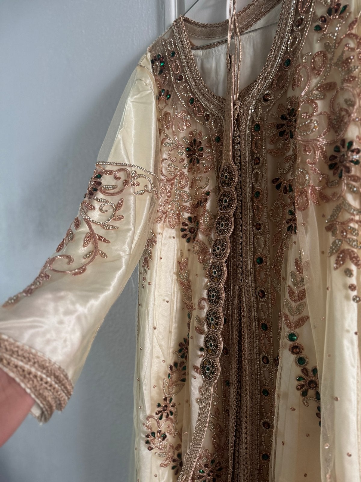 Prachtige takshita met riem, Ophalen of Verzenden, Gedragen, Beige, Overige typen