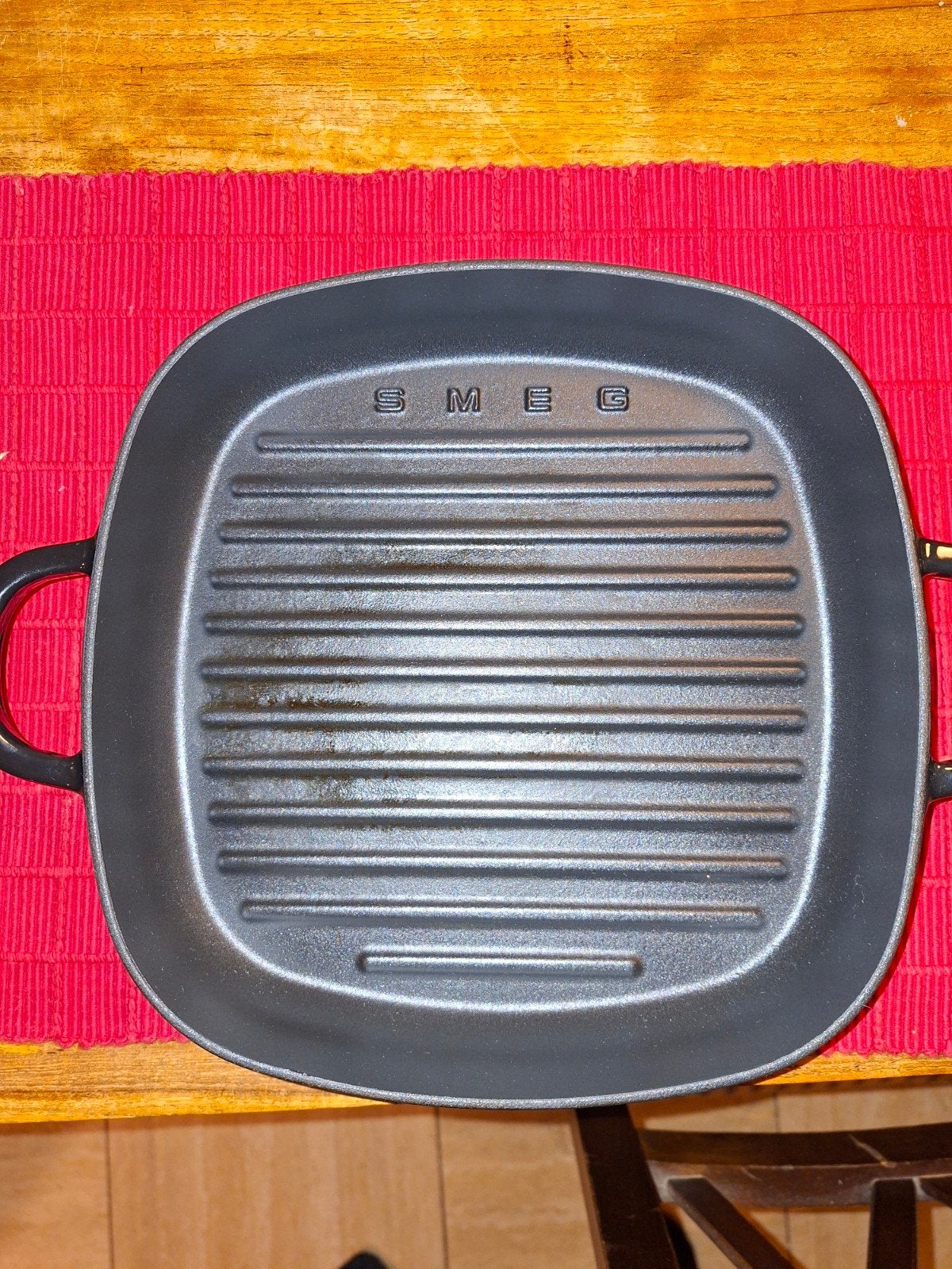 Smeg Gietijzeren Grillpan 26x26 cm - Zo goed als nieuw, Gietijzer, Ophalen of Verzenden, Zo goed als nieuw, Geschikt voor inductie