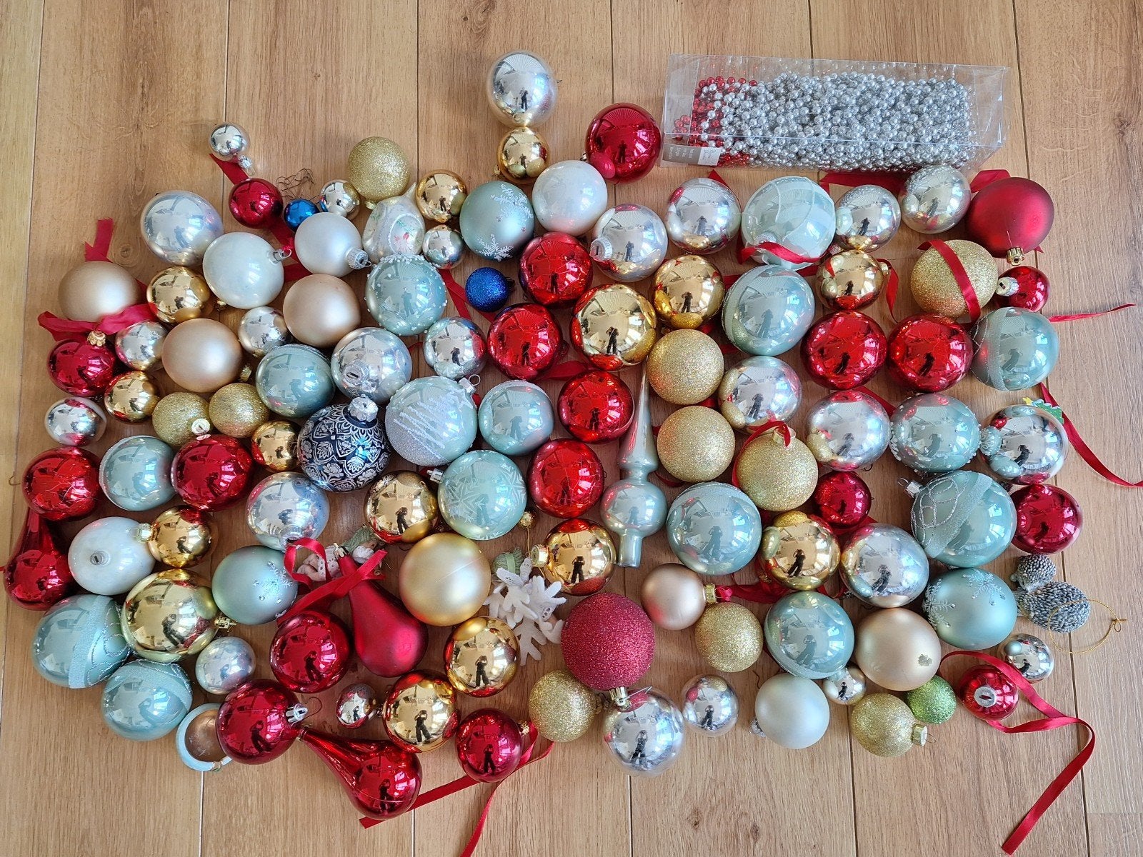 100 kerstballen oude en nieuwe, Ophalen, Zo goed als nieuw