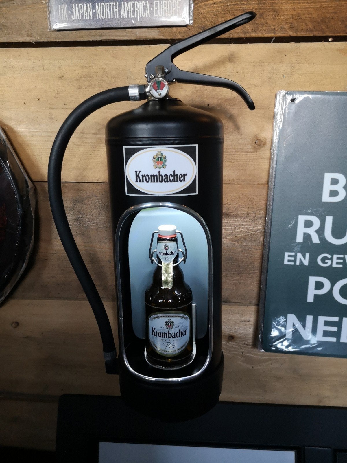 Mooie KROMBACHER brandblusser met ledverlichting, Ophalen of Verzenden, Nieuw, Reclamebord, Plaat of Schild, Overige merken