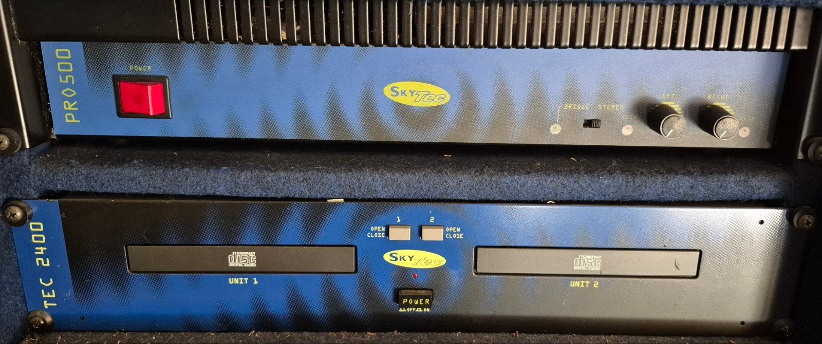 SkyTec PRO500 Versterker & TEC2400 Dubbele CD-speler, Ophalen, Gebruikt, Overige merken, Wisselaar