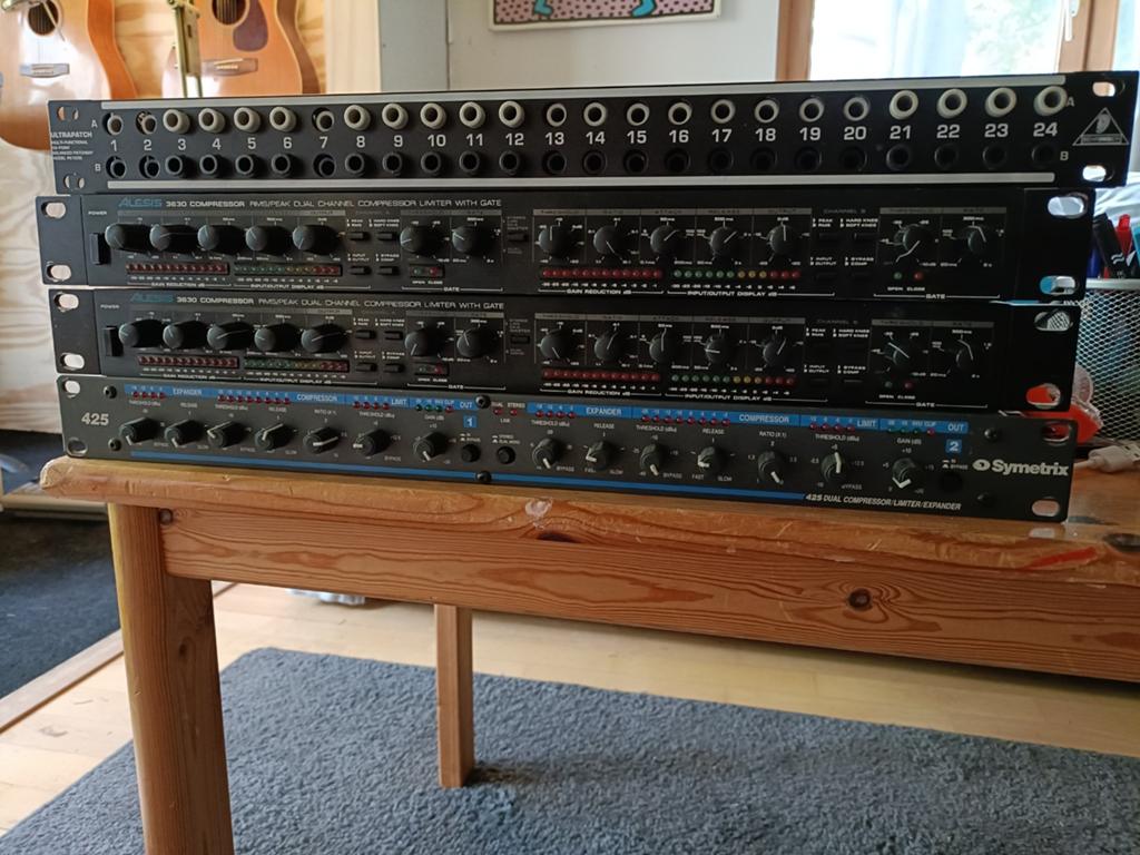 Alesis 3630, Behringer Ultrapatch Pro PX2000 en Compressors, Ophalen, Gebruikt, 20 kanalen of meer