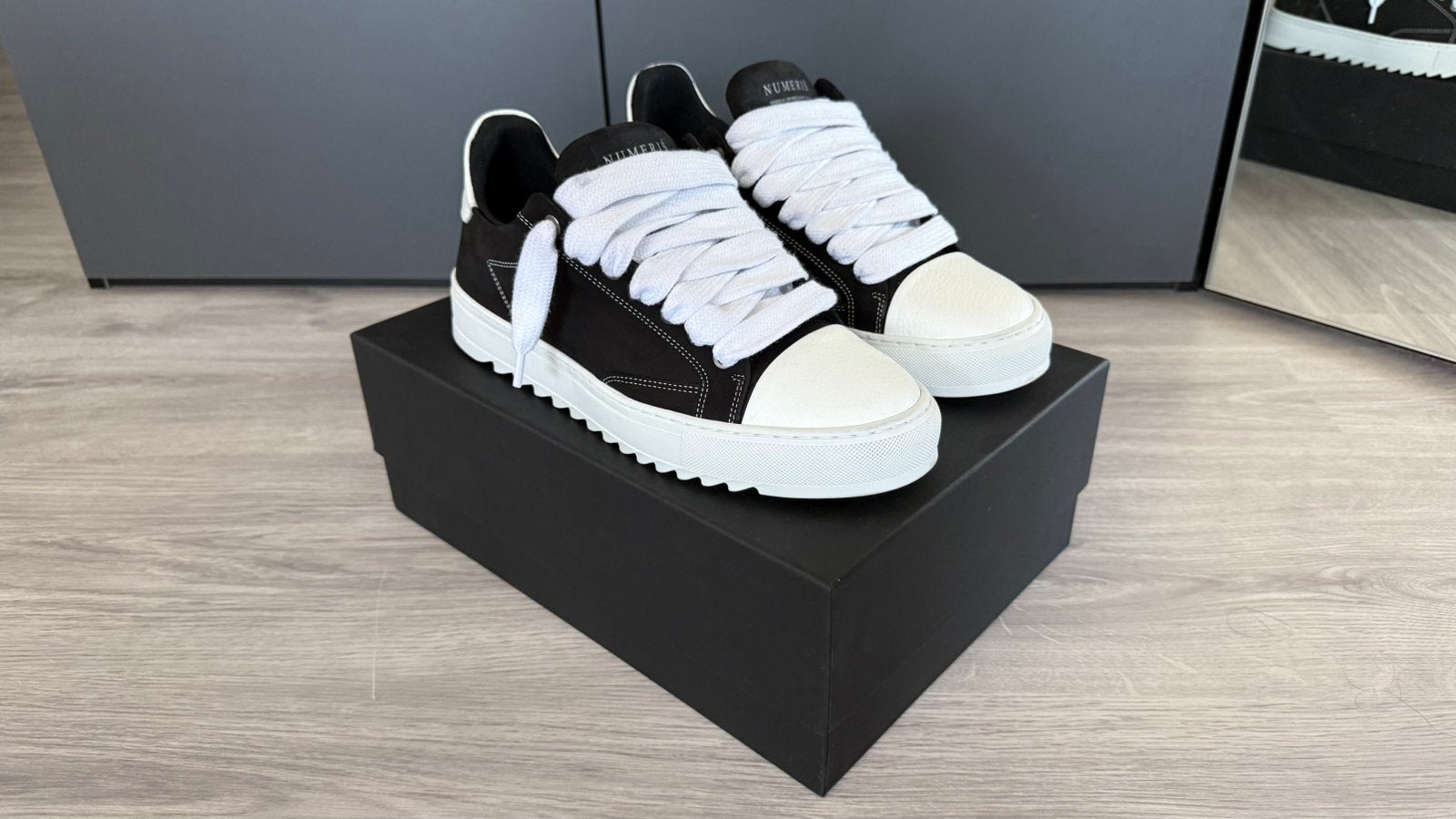 Numeris Atelier - Acryl Black (Maat 43), Kleding | Heren, Schoenen, Zwart, Ophalen of Verzenden, Sneakers of Gympen, Zo goed als nieuw