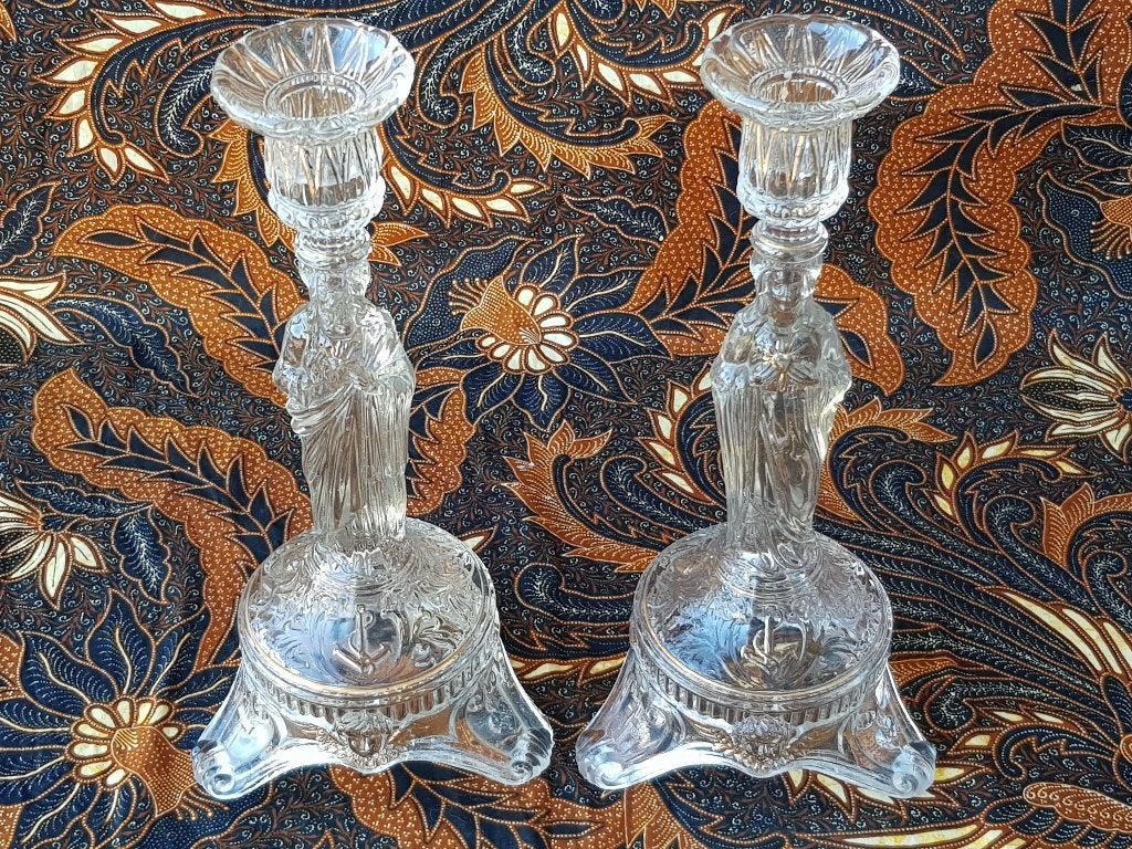 Prachtig stel antieke Maria en Jezus kandelaars 29,7 cm., Ophalen of Verzenden, Kristal