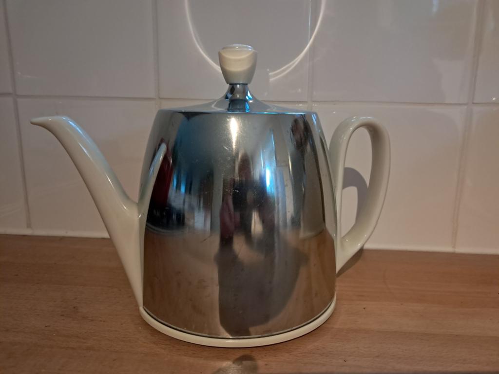 Vintage theepot, Antiek en Kunst, Antiek | Keramiek en Aardewerk, Ophalen