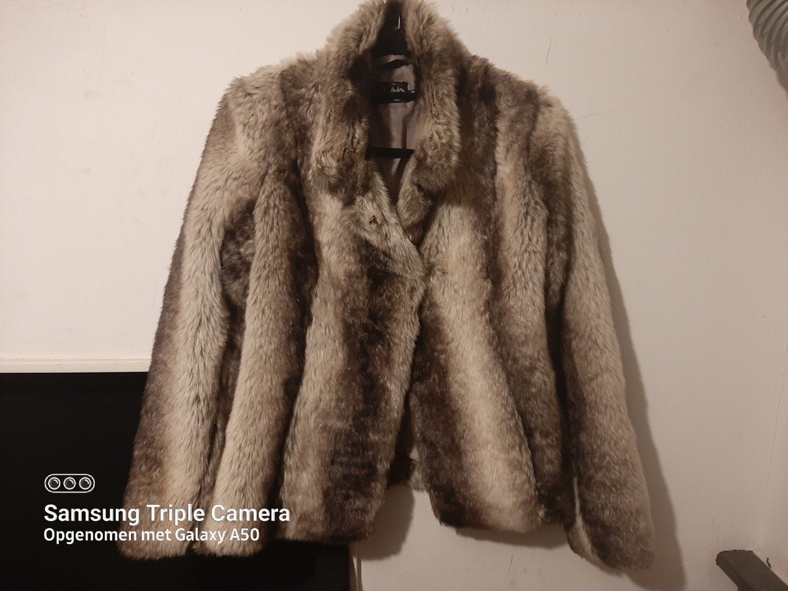 Nieuwe getailleerde bontjas (geen echt bont) maat S, Kleding | Dames, Jassen | Winter, Nieuw, Maat 36 (S), Bruin, Ophalen of Verzenden